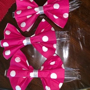 Bow time napkins with utensils